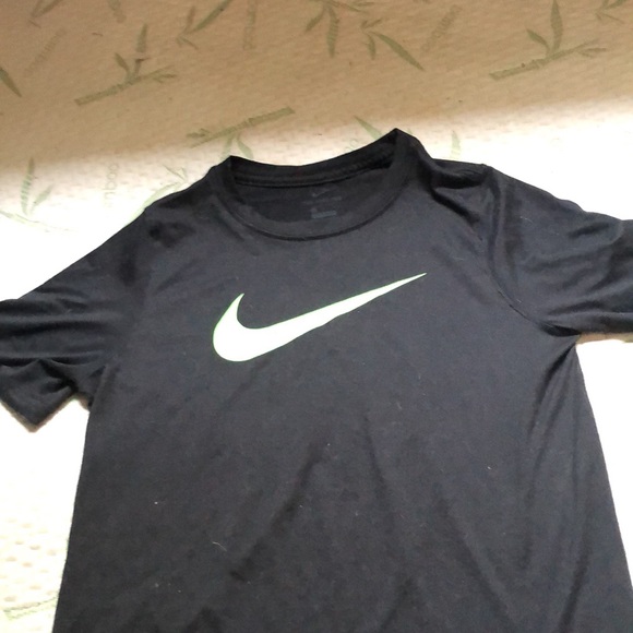 Nike Youth Large T Shirt - Picture 2 of 2